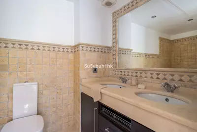 Townhouse in Nueva Andalucía