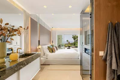 Middle Floor Apartment in Estepona