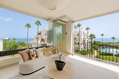 Middle Floor Apartment in Estepona