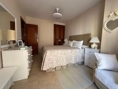 Middle Floor Apartment in Estepona