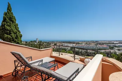 Middle Floor Apartment in Nueva Andalucía