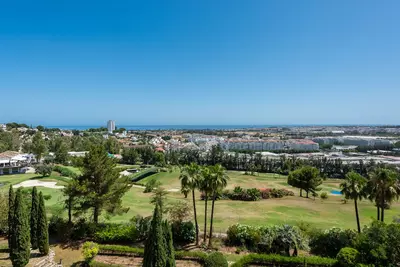 Middle Floor Apartment in Nueva Andalucía