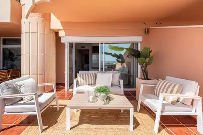 Middle Floor Apartment in Nueva Andalucía
