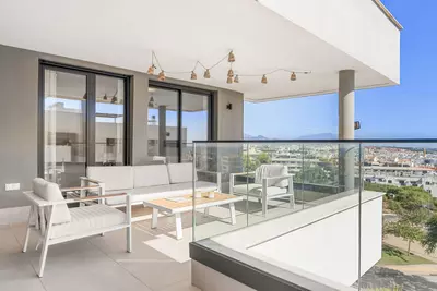 Middle Floor Apartment in Estepona