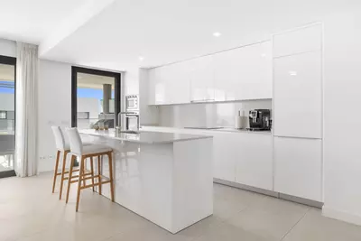 Middle Floor Apartment in Estepona