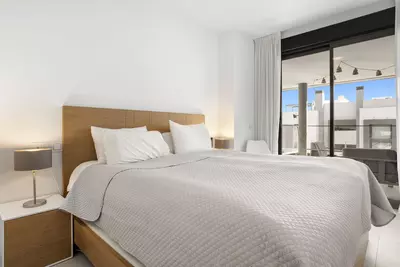 Middle Floor Apartment in Estepona