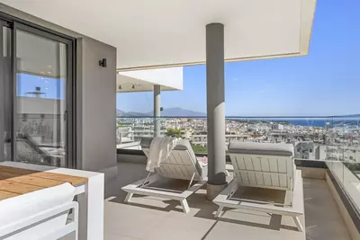 Middle Floor Apartment in Estepona