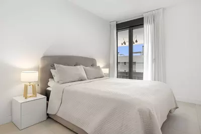 Middle Floor Apartment in Estepona