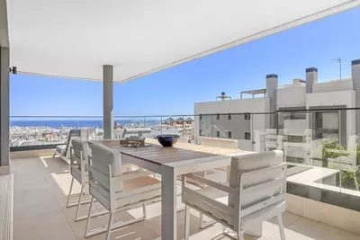 Middle Floor Apartment in Estepona