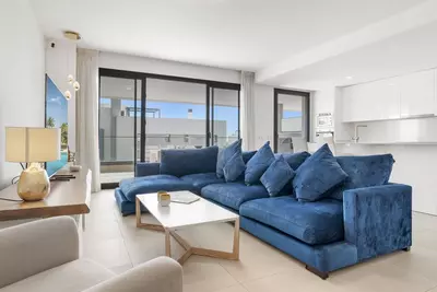 Middle Floor Apartment in Estepona