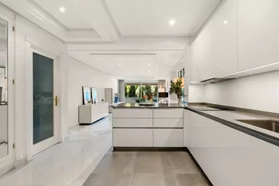 Middle Floor Apartment in Marbella