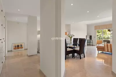 Middle Floor Apartment in Elviria