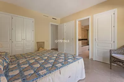 Middle Floor Apartment in Elviria