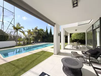 Detached Villa in Nueva Andalucía