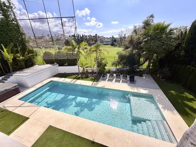 Detached Villa in Nueva Andalucía