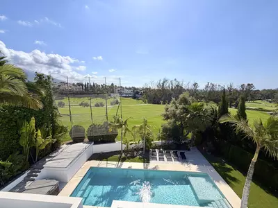 Detached Villa in Nueva Andalucía