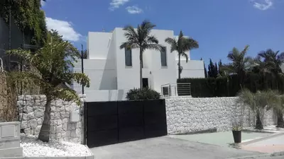 Detached Villa in Nueva Andalucía
