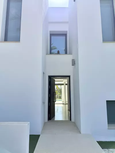 Detached Villa in Nueva Andalucía