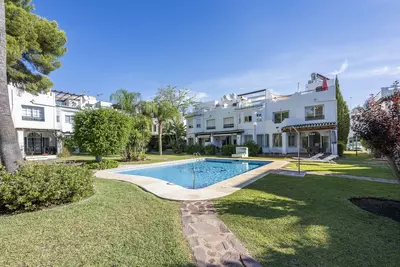 Semi-Detached House in Nueva Andalucía