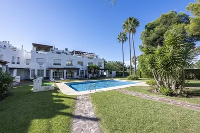 Semi-Detached House in Nueva Andalucía