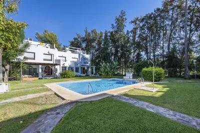 Semi-Detached House in Nueva Andalucía