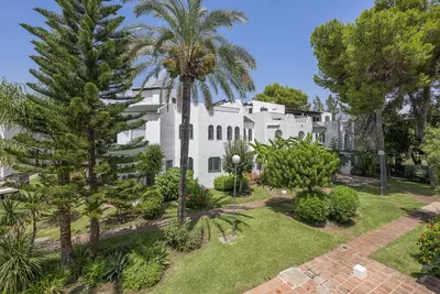 Semi-Detached House in Nueva Andalucía