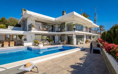 Detached Villa in Nueva Andalucía