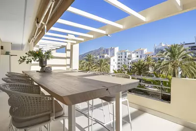 Middle Floor Apartment in Puerto Banús
