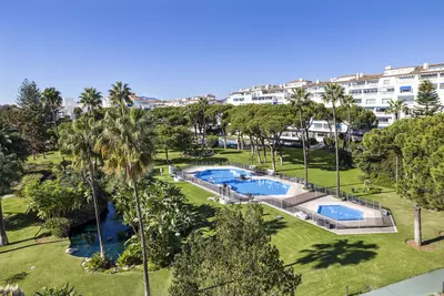 Middle Floor Apartment in Puerto Banús