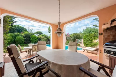 Detached Villa in El Paraiso