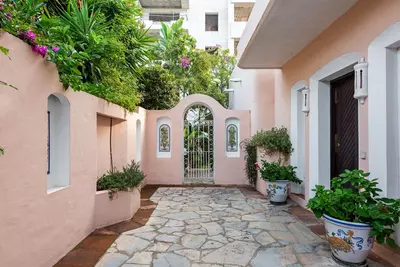 Detached Villa in El Paraiso