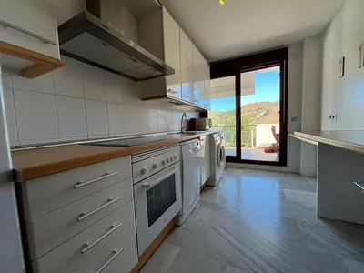 Middle Floor Apartment in Benahavís
