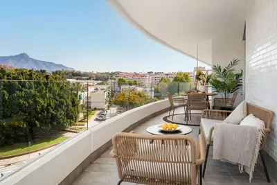 Middle Floor Apartment in Nueva Andalucía