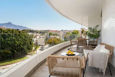 Middle Floor Apartment in Nueva Andalucía