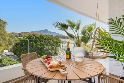Middle Floor Apartment in Nueva Andalucía