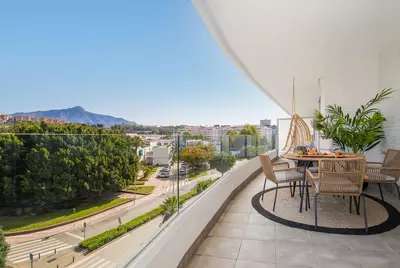 Middle Floor Apartment in Nueva Andalucía