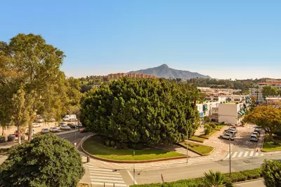 Middle Floor Apartment in Nueva Andalucía
