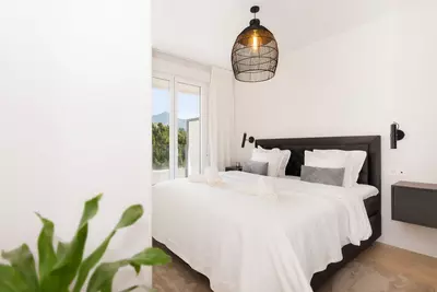 Middle Floor Apartment in Nueva Andalucía