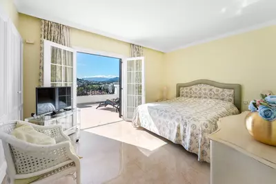 Townhouse in Nueva Andalucía