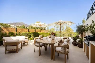 Middle Floor Apartment in Nueva Andalucía