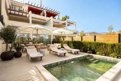Middle Floor Apartment in Nueva Andalucía