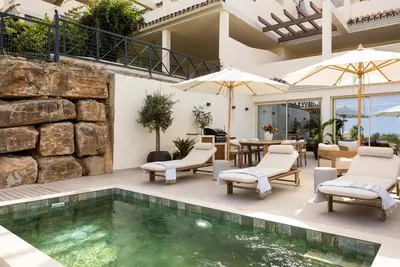 Middle Floor Apartment in Nueva Andalucía