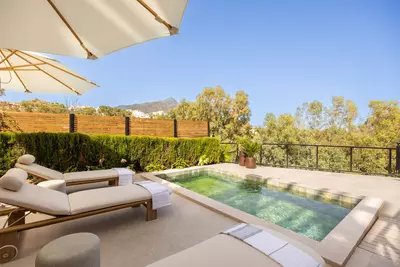 Middle Floor Apartment in Nueva Andalucía