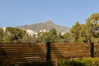 Middle Floor Apartment in Nueva Andalucía