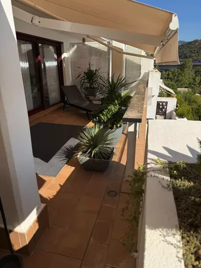 Middle Floor Apartment in Benahavís