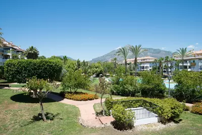 Middle Floor Apartment in Nueva Andalucía