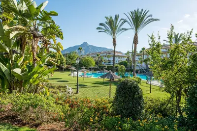 Middle Floor Apartment in Nueva Andalucía