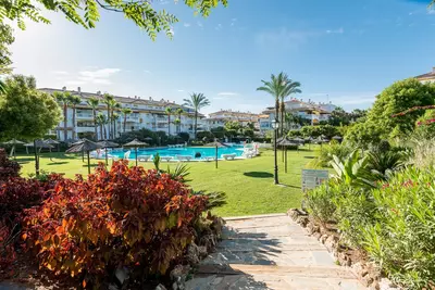 Middle Floor Apartment in Nueva Andalucía