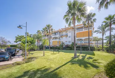 Middle Floor Apartment in Nueva Andalucía