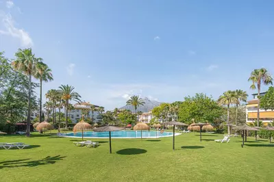 Middle Floor Apartment in Nueva Andalucía